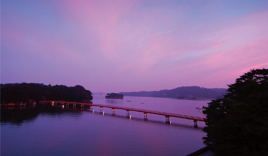 夕暮れ時の福浦橋