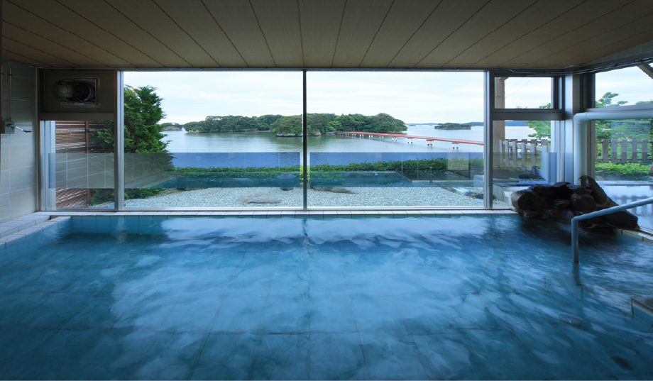 松島の絶景を望む大浴場